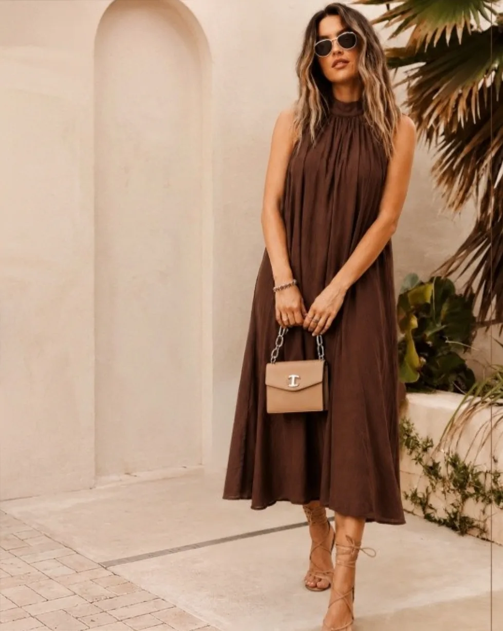Robe fluide portée en extérieur, style California Port-Plaisance